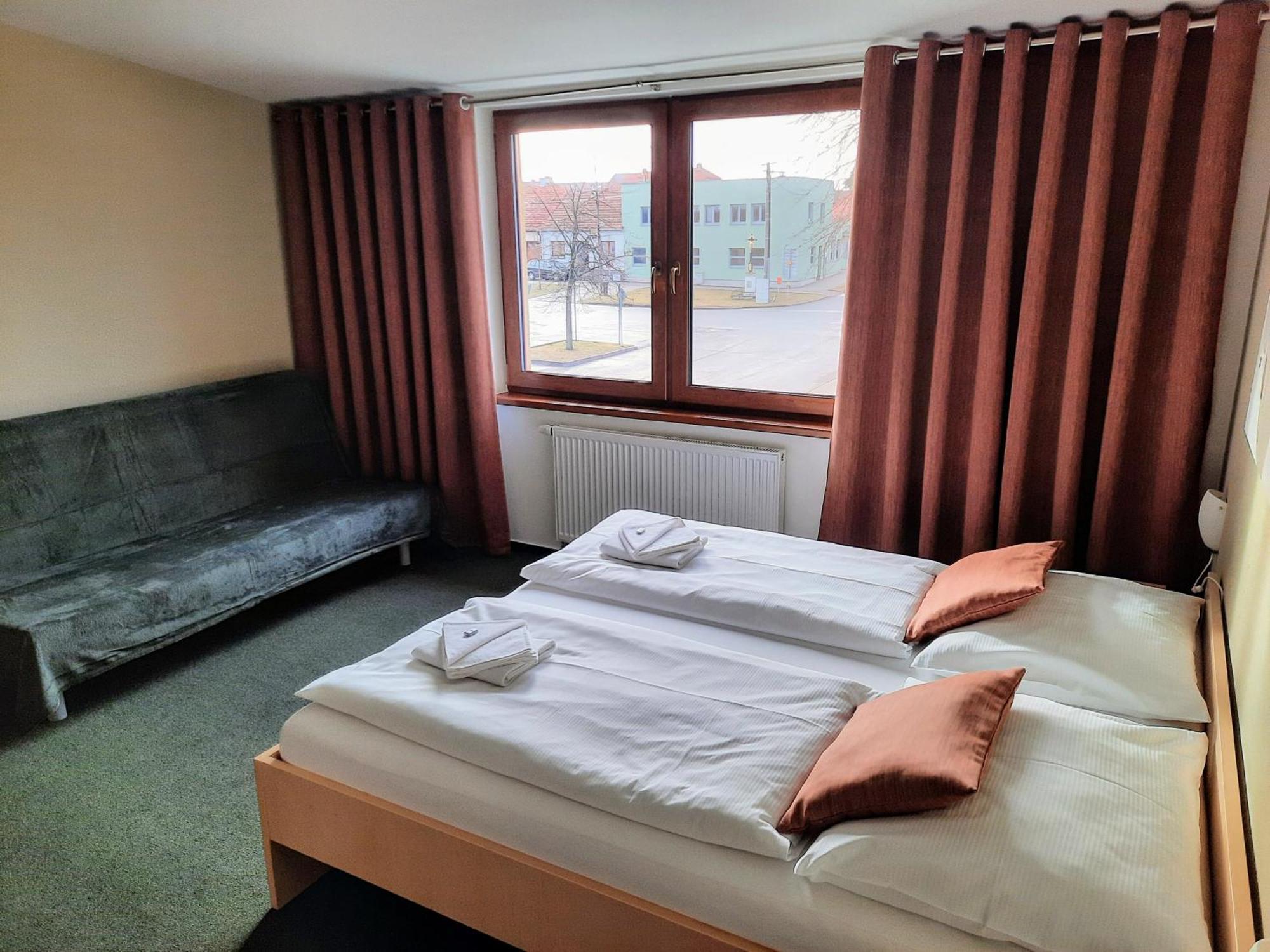 Penzion Maderic Moravský Žižkov Exteriör bild